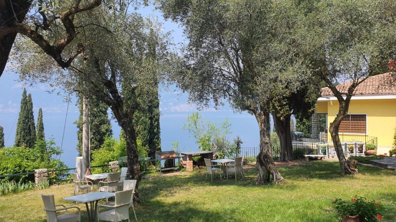 Wonderful Lake View Apartments With Pool With Breakfast Gardasee Torri del Benaco Kültér fotó