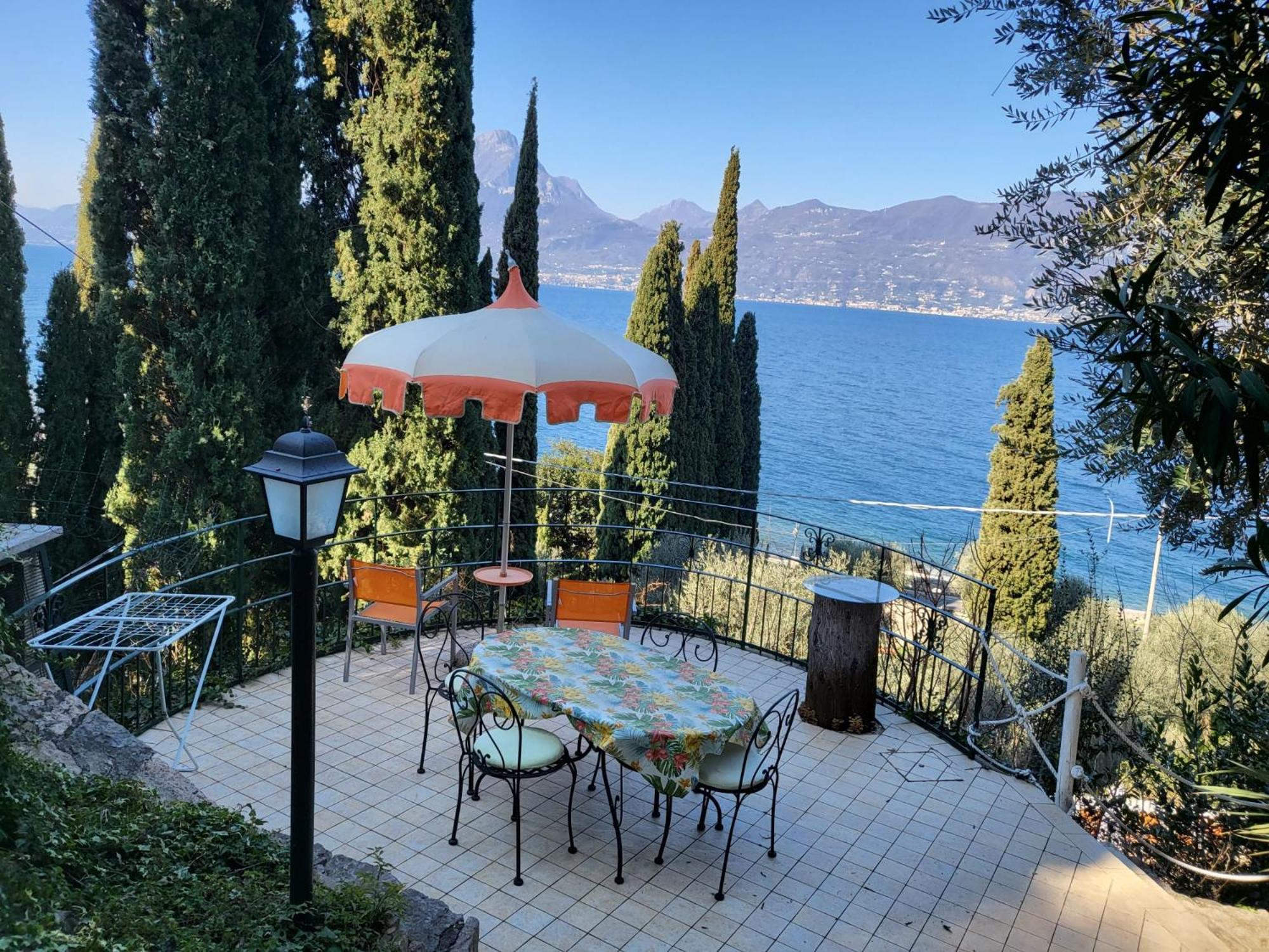 Wonderful Lake View Apartments With Pool With Breakfast Gardasee Torri del Benaco Kültér fotó