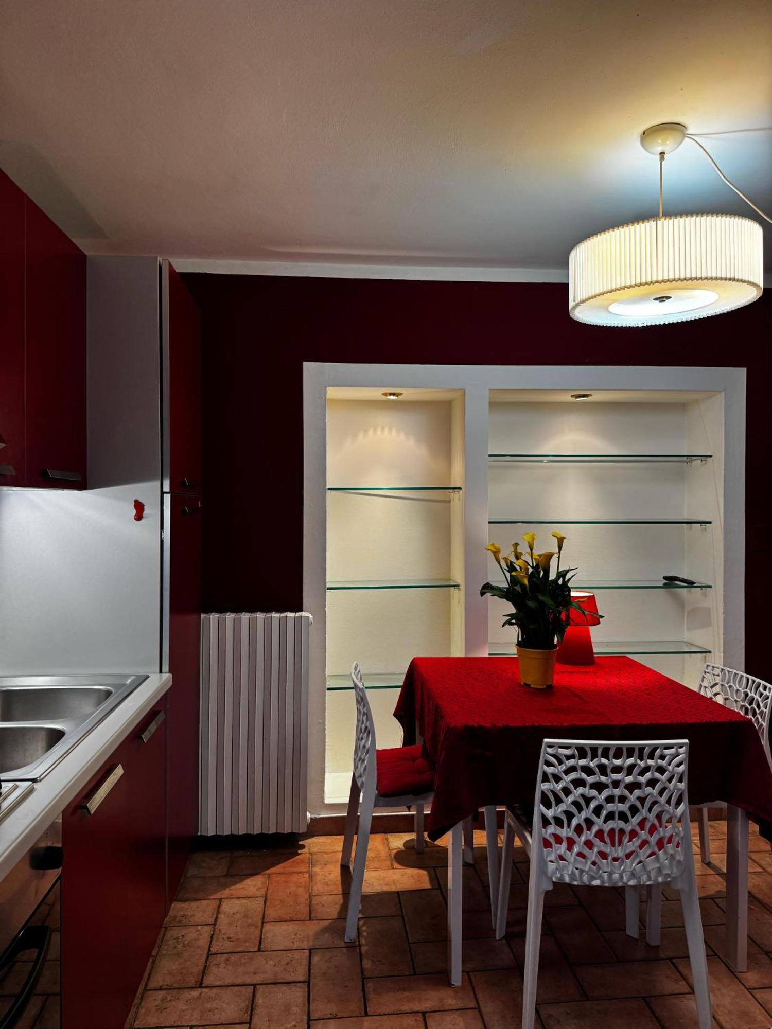 Wonderful Lake View Apartments With Pool With Breakfast Gardasee Torri del Benaco Kültér fotó