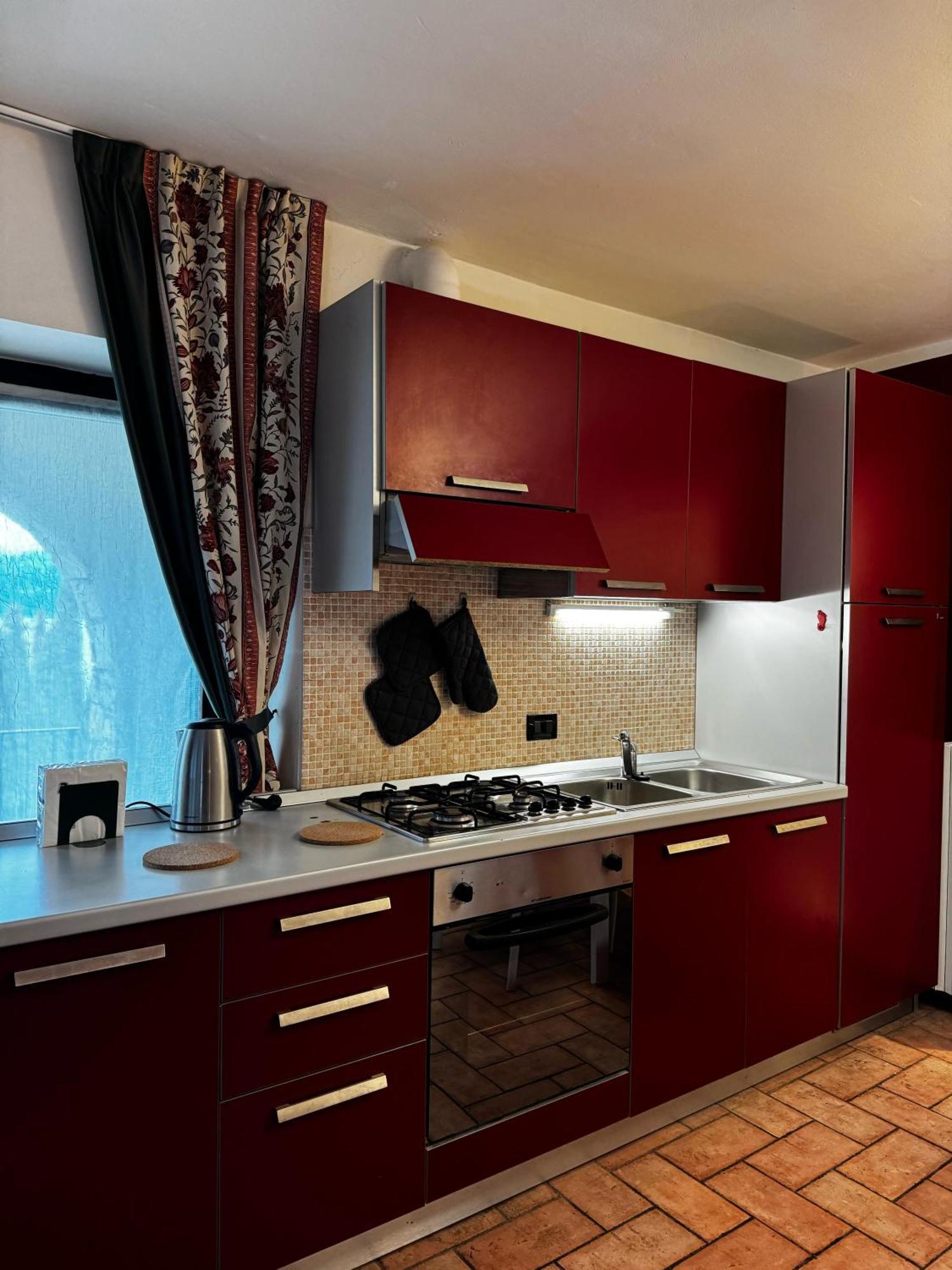 Wonderful Lake View Apartments With Pool With Breakfast Gardasee Torri del Benaco Kültér fotó