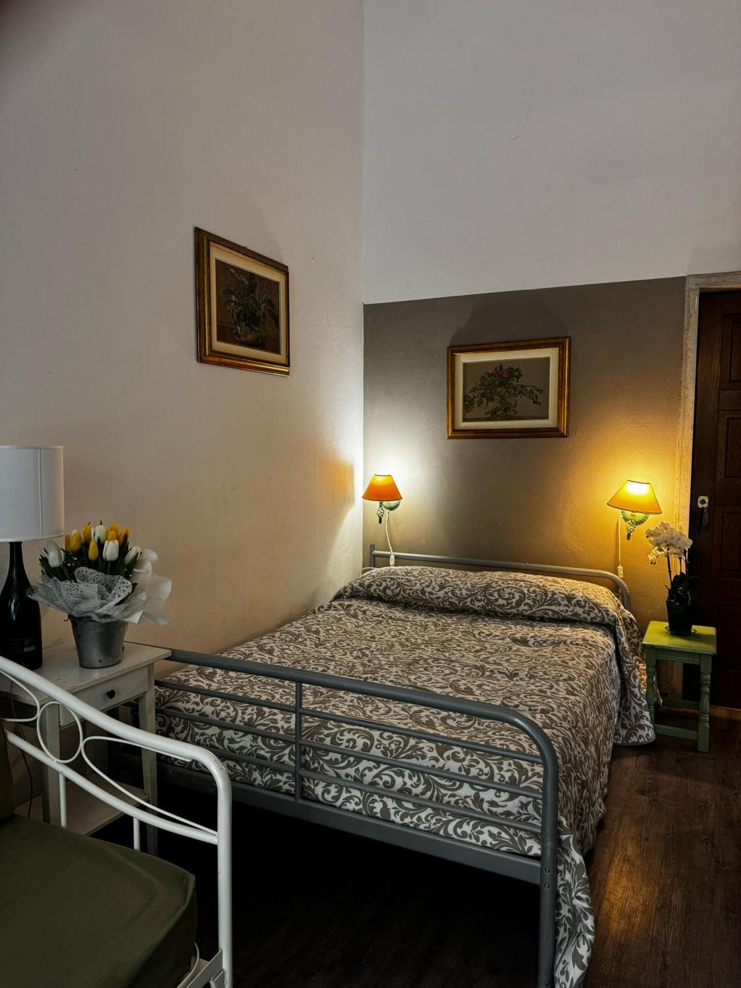 Wonderful Lake View Apartments With Pool With Breakfast Gardasee Torri del Benaco Kültér fotó
